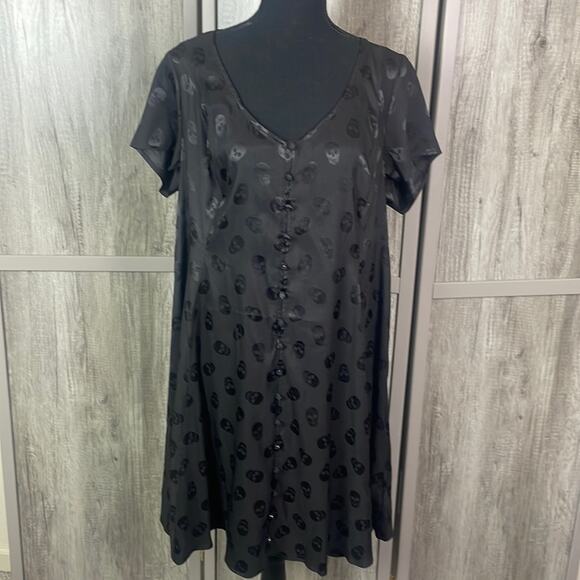 New! Torrid Black s/s jacquard sweetheart button front skull dress women's 0/12 - Picture 1 of 13